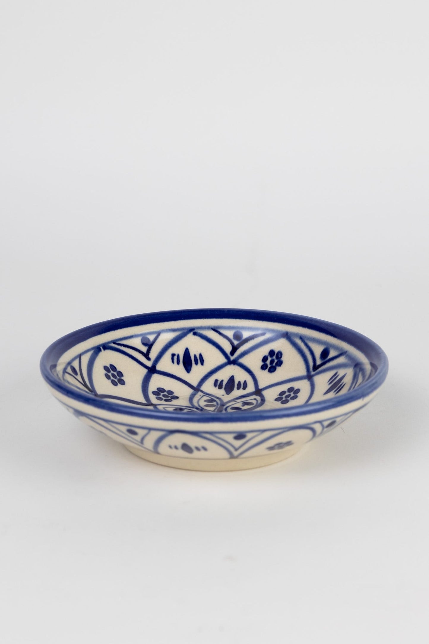 Bowl center flower ceramic 6.5Dx2H blue/white