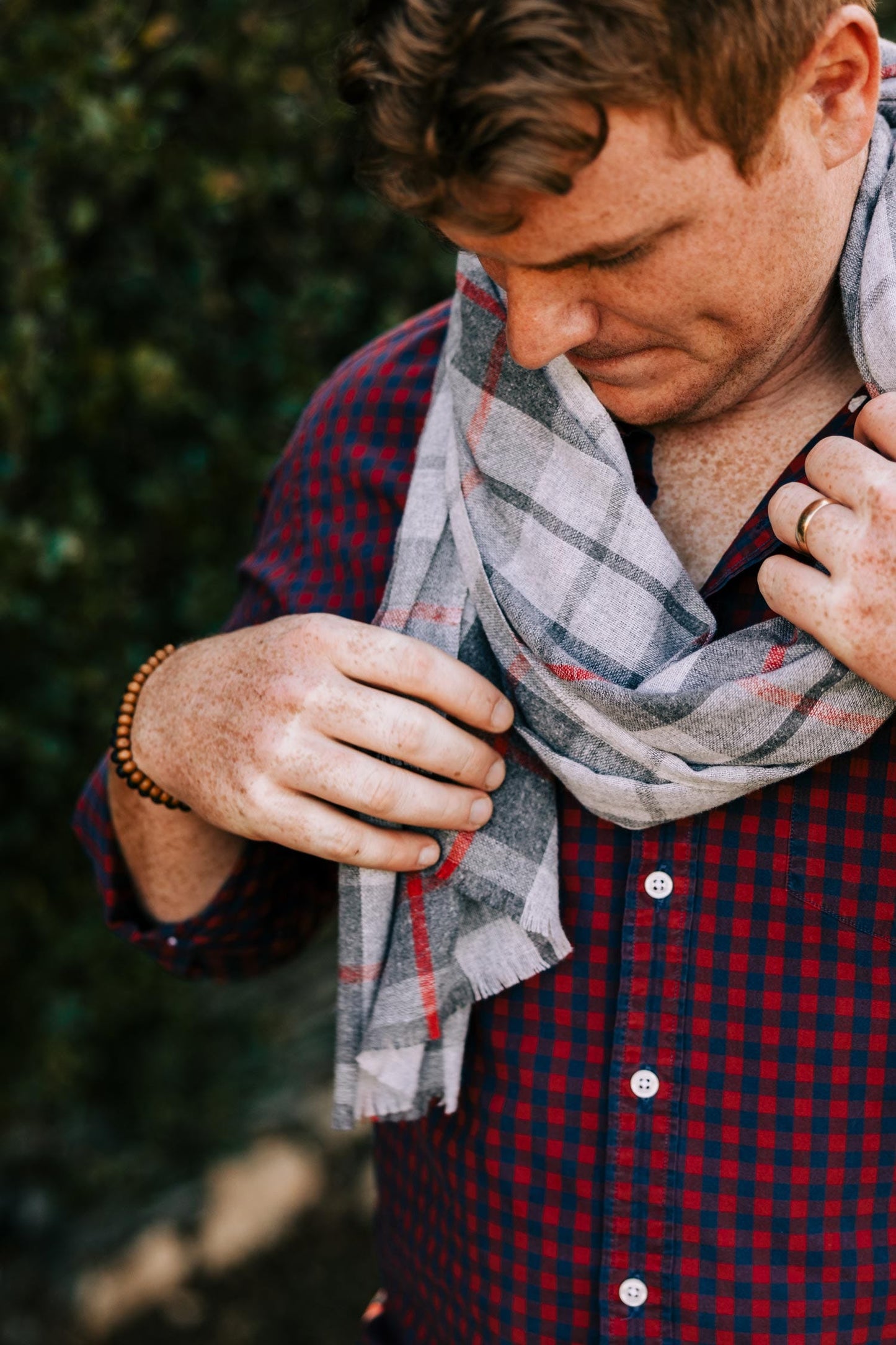 Scarf plaid cotton/polyester 78x28 gray/red