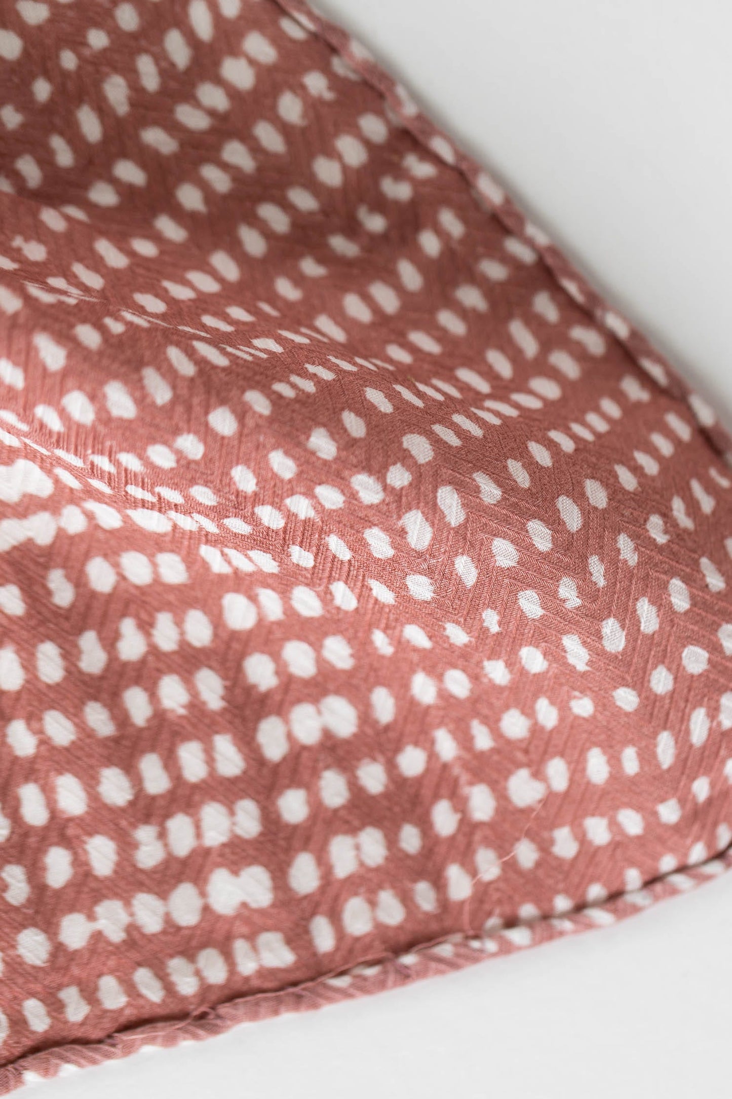 Scarf small dots banana fiber 72x21 burgundy/white