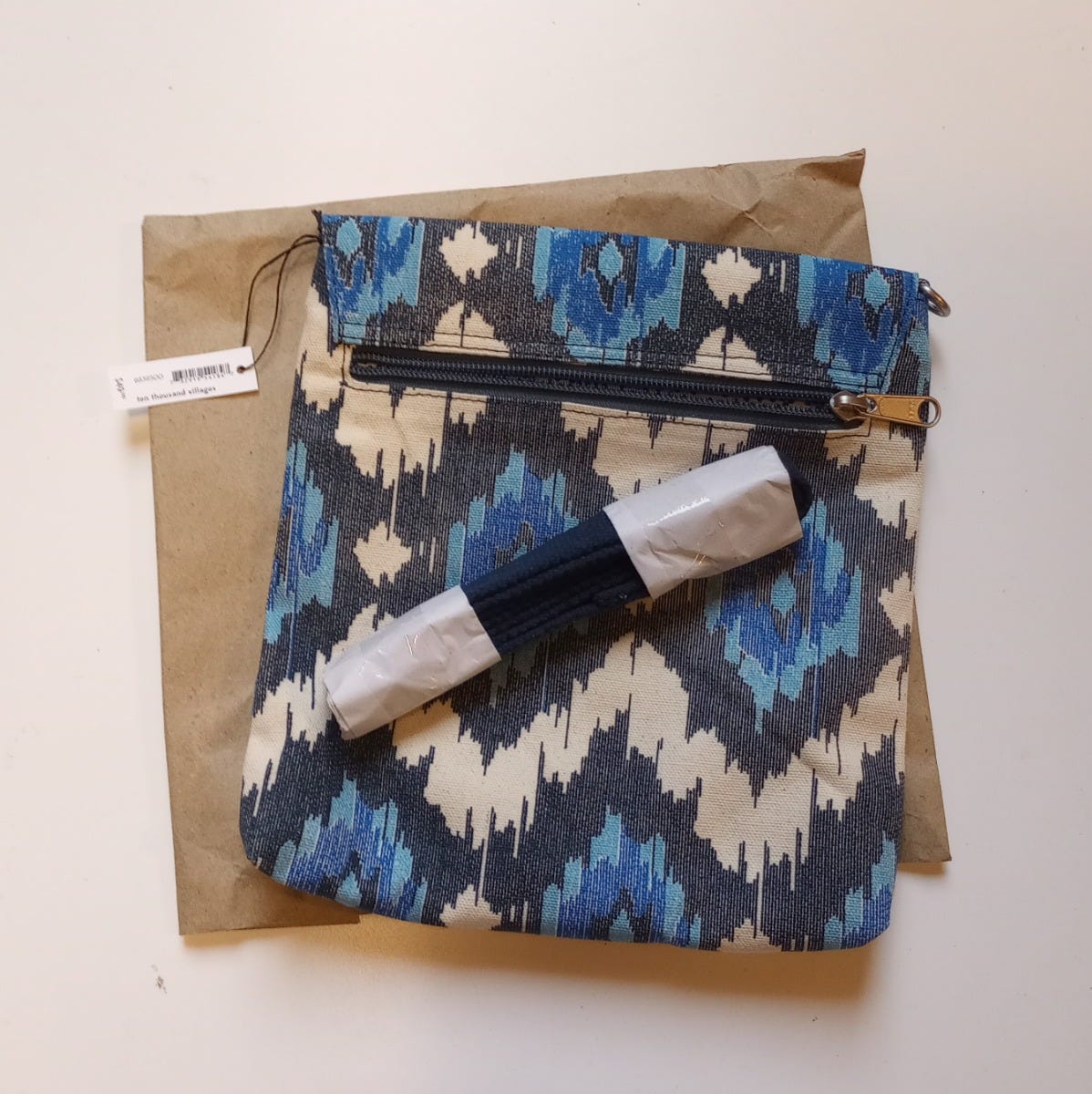 Purse around town ikat/web strap 9Wx10H blues/wht