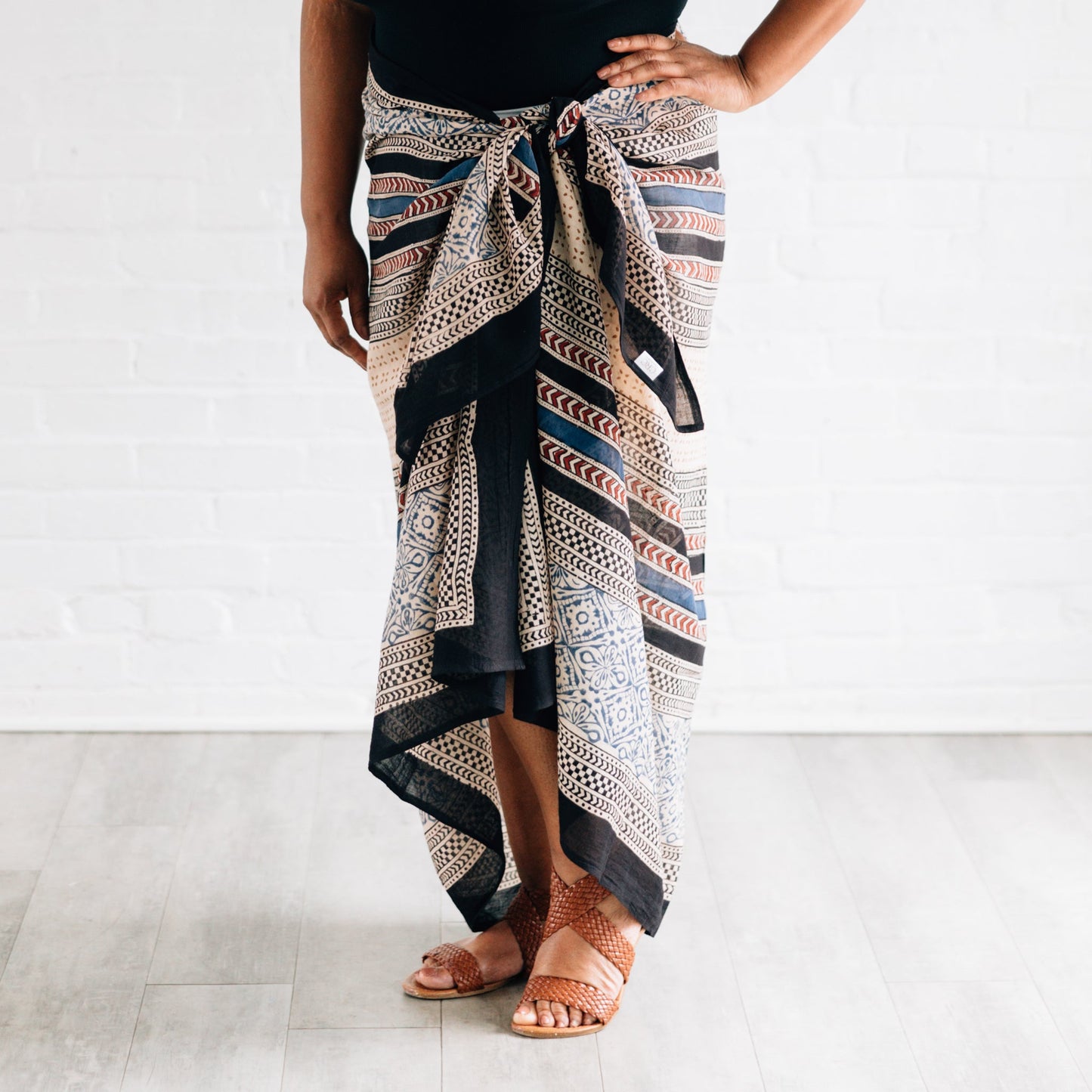 Sarong strip/geo blockprint cotton 76x44 blue/blk