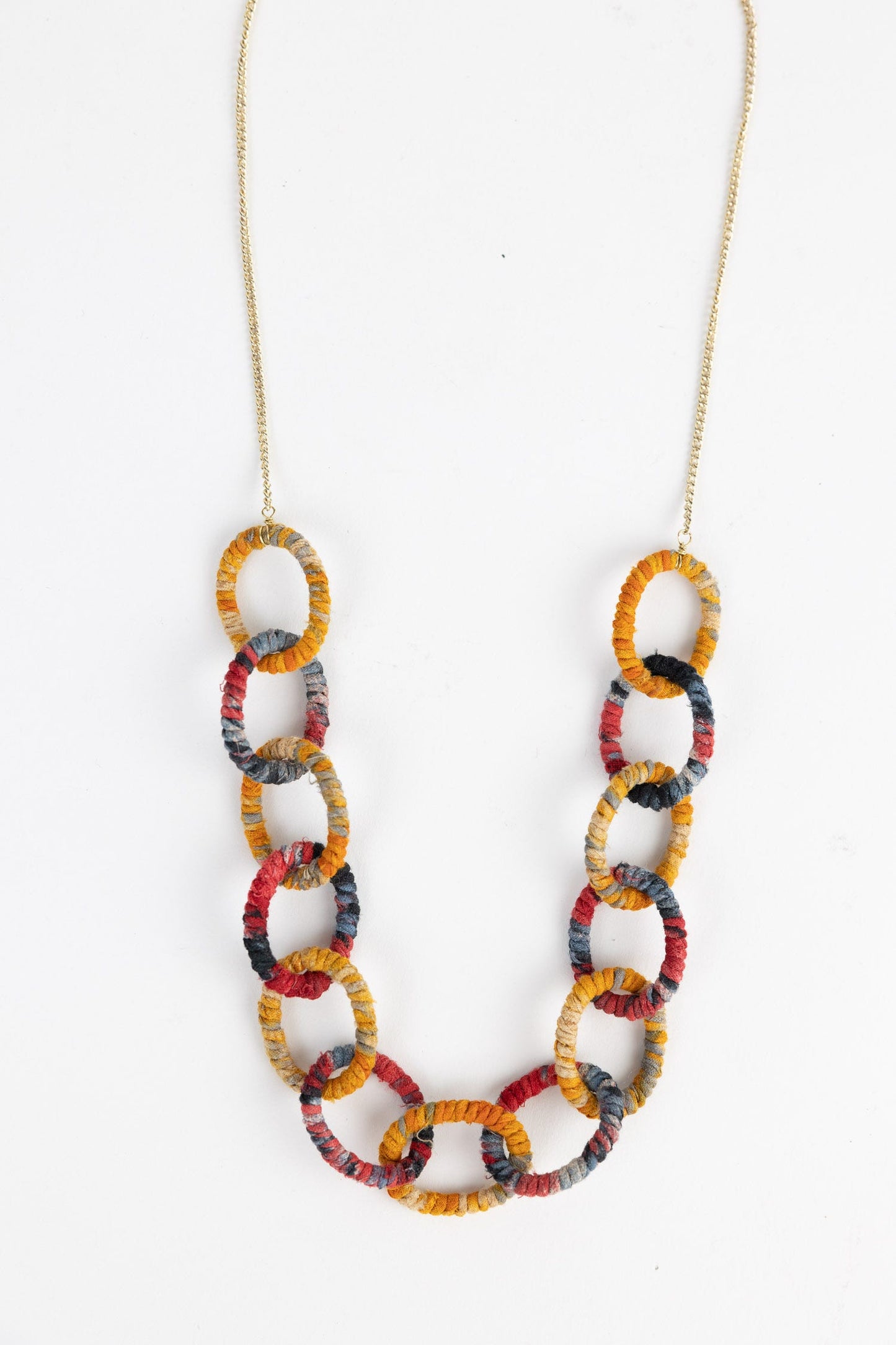 Necklace sari wrapped links cttn/mtl 24L multi/gld