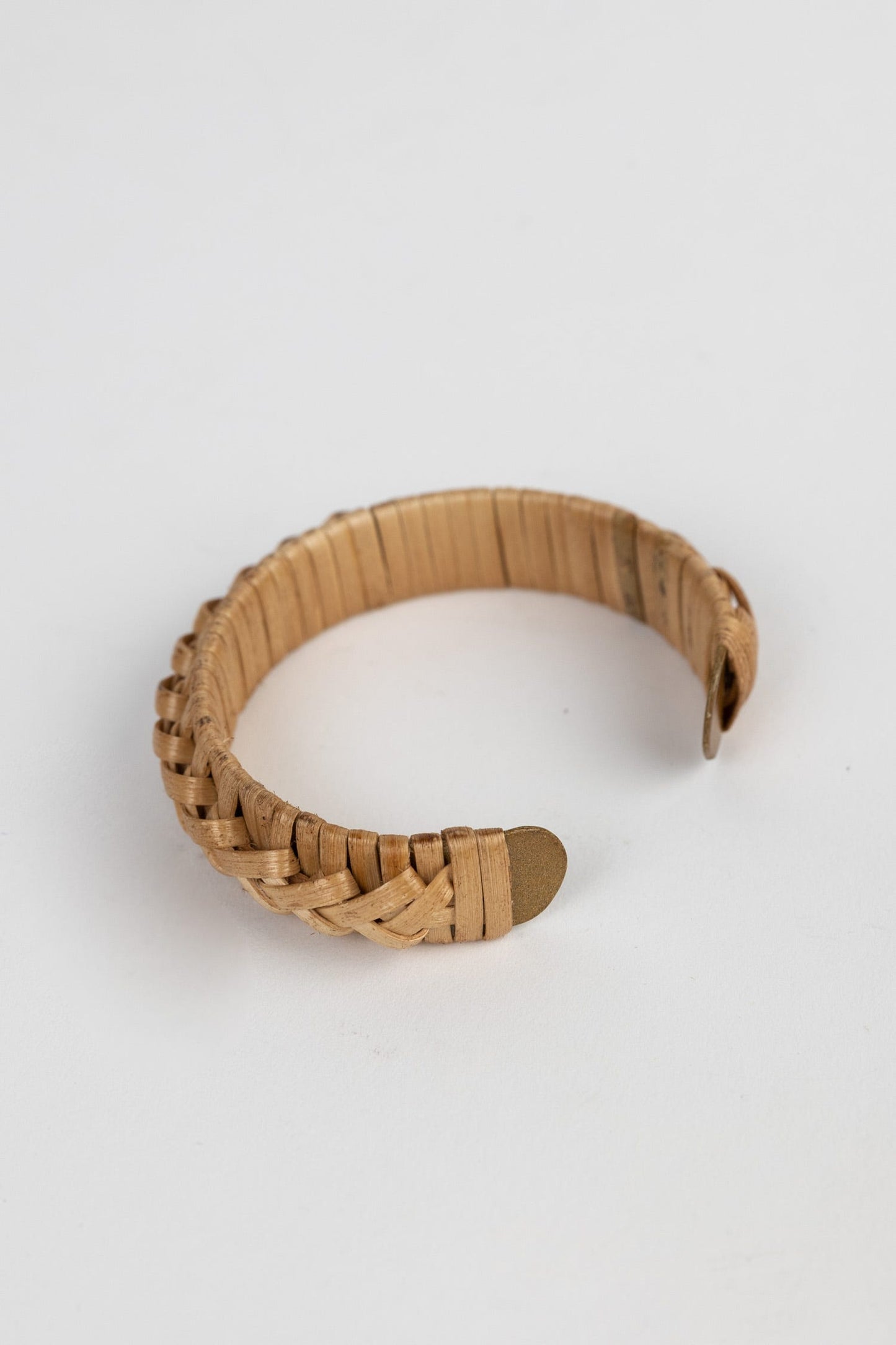 Bracelet cuff narrow braided cane/mtl .5W tan/gold