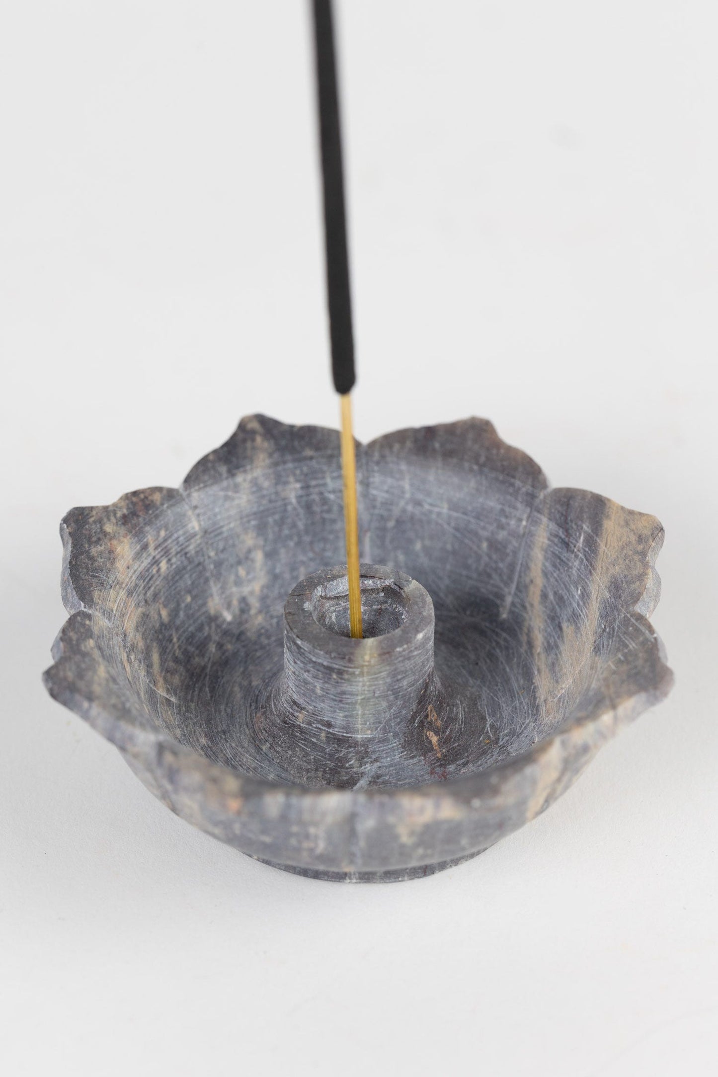 Incense holder f/stick flower stone 3Dx1H brn/asst