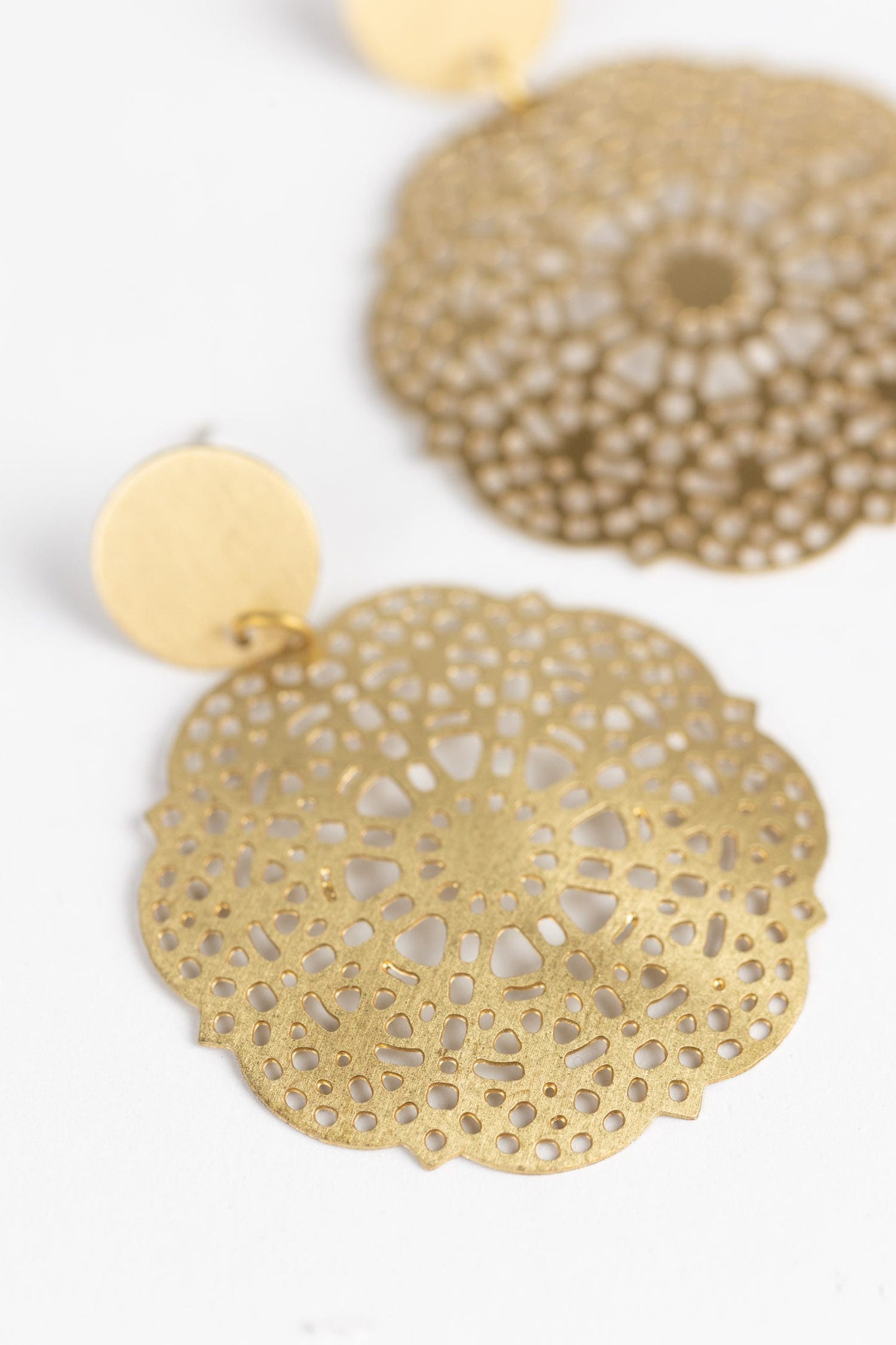 Earrings post mandala medallion br 2Lx1.5D gold