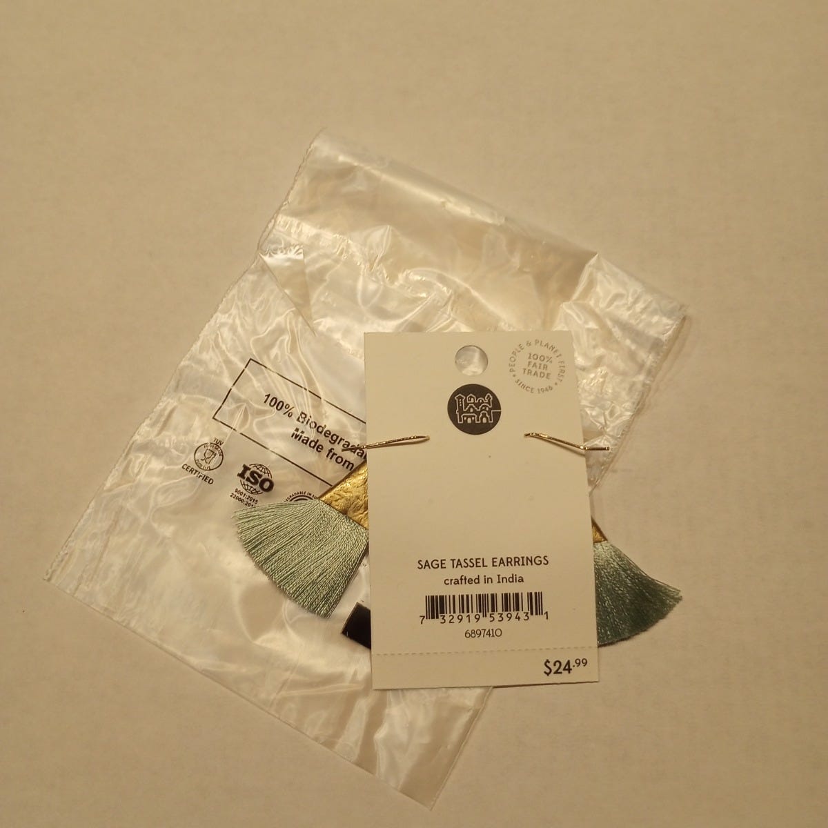 Earrings capped tassel brass/poly 2L sage green
