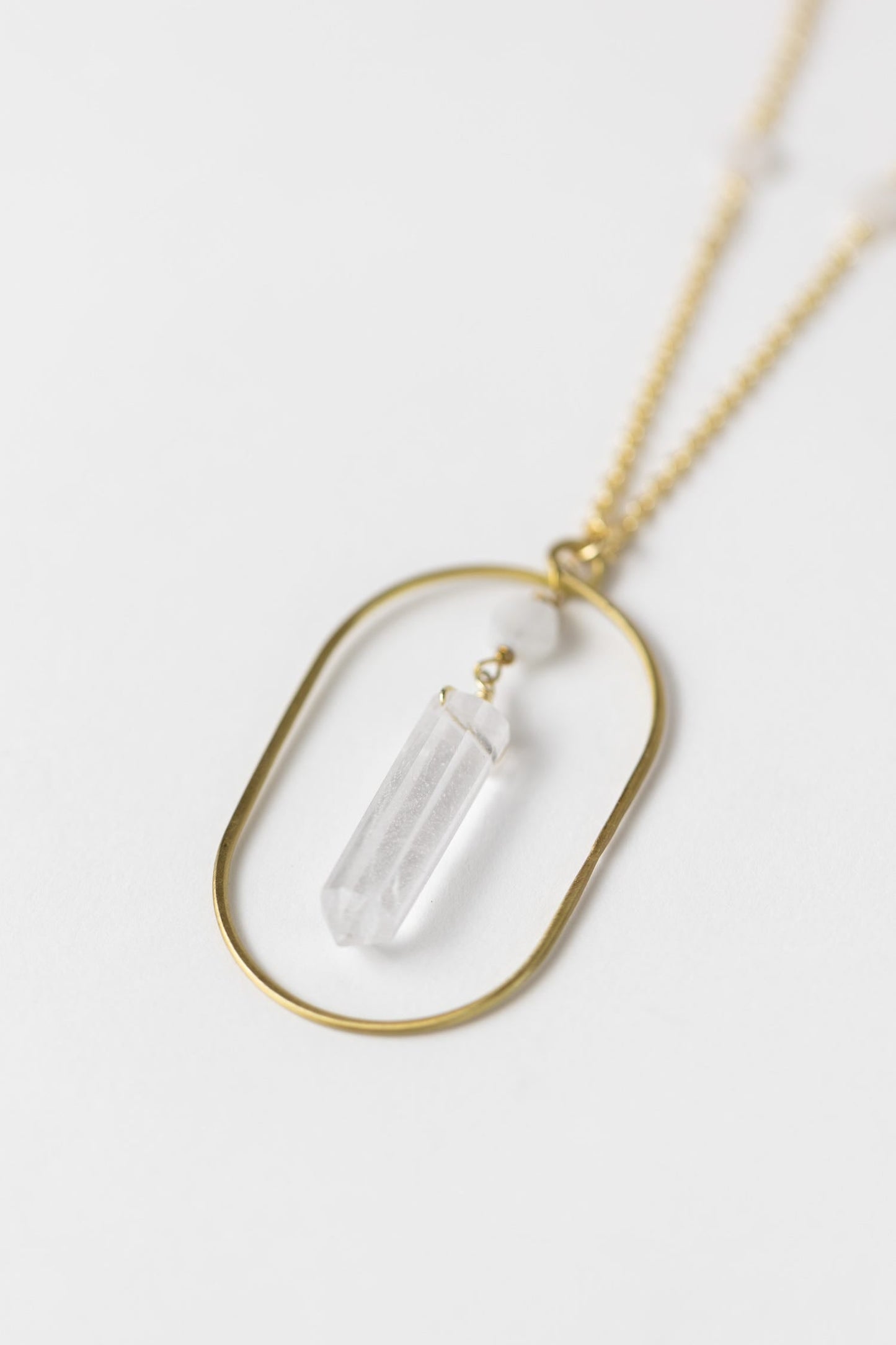 Necklace modern ellipse pend br/moonstone 28L gld