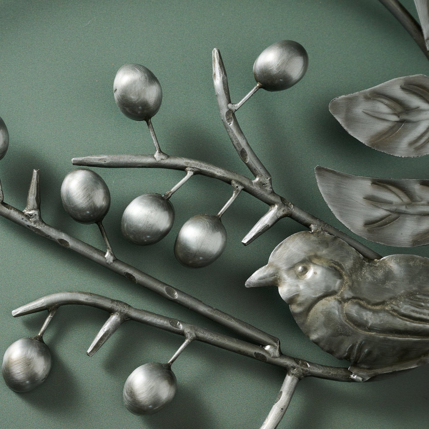 Wreath peace dove w/branches iron 16Wx15H silver