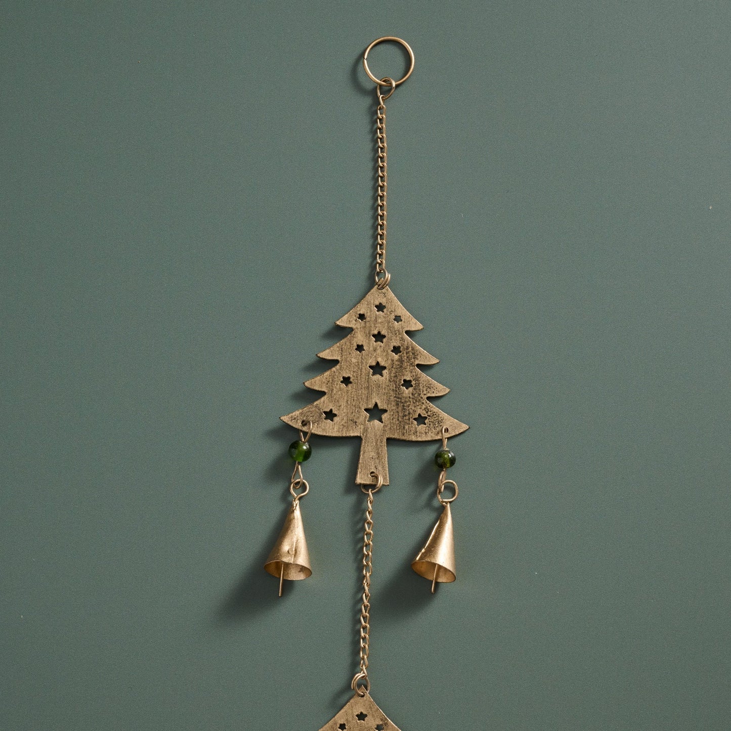 Chime four trees recycled iron/glss 35L brss/grn