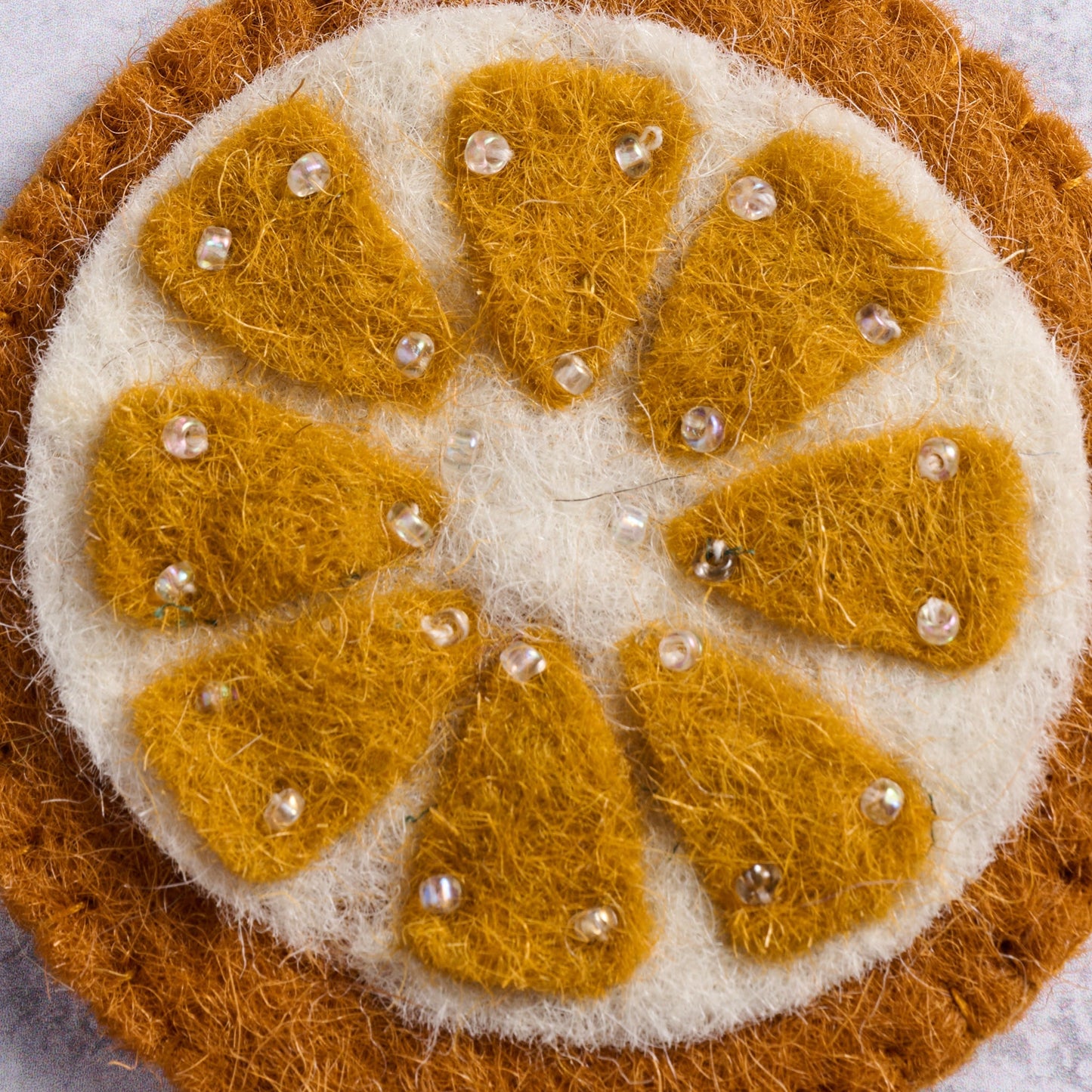 Ornament orange slice M/3 wool felt 3D orng/crm