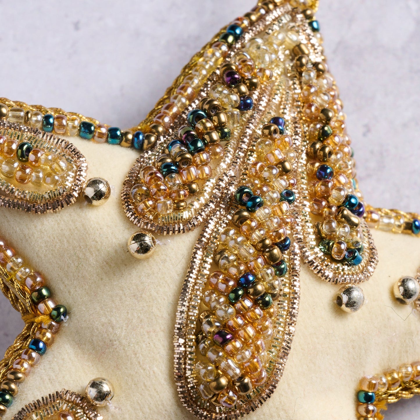 Ornament star M/2 beaded/stuff velvet/glss 4D crm