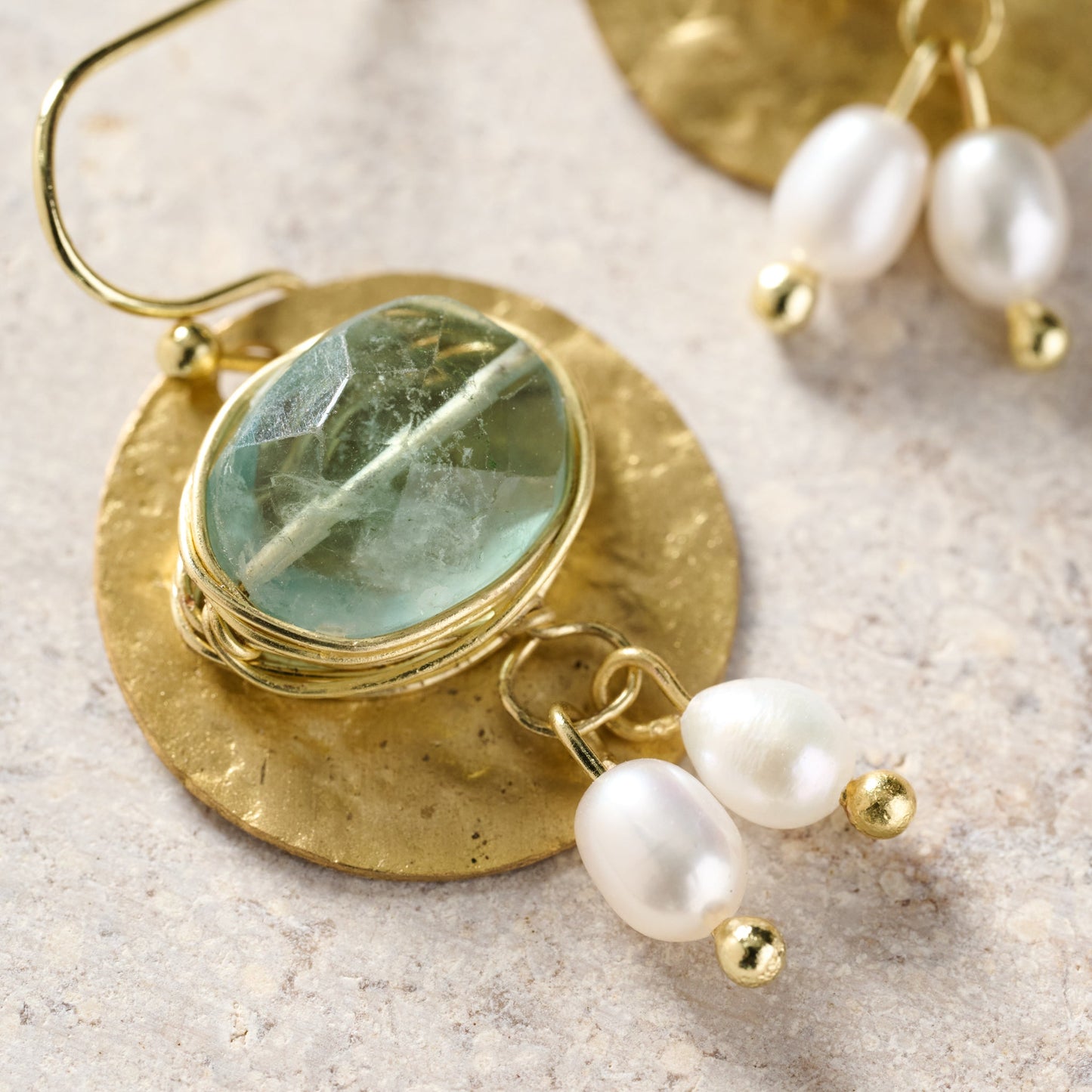 Earrings dangle disc br/stn/pearl 1.5L gld/grn/wht