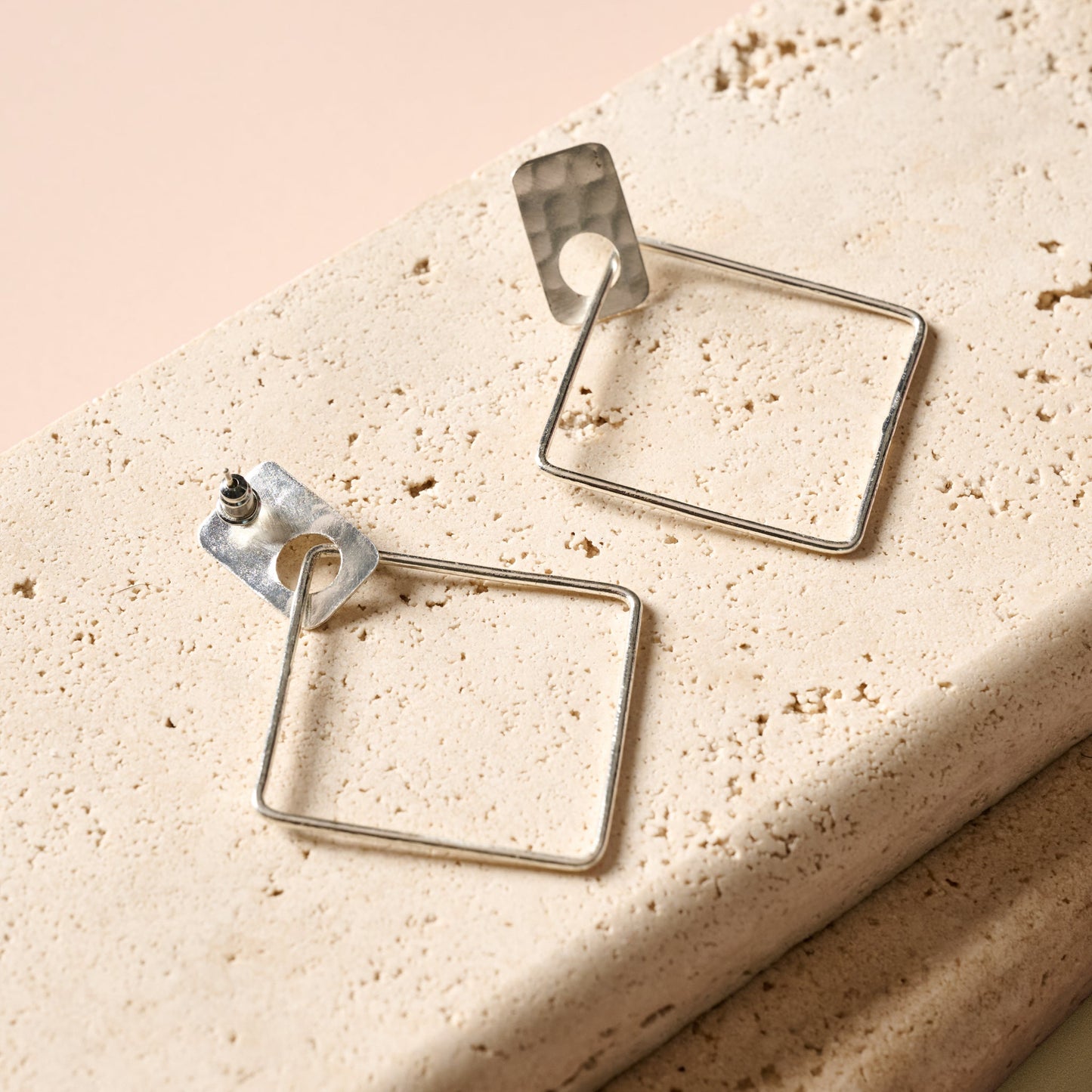Earrings drop assymetrical sq brass 2.5L silver