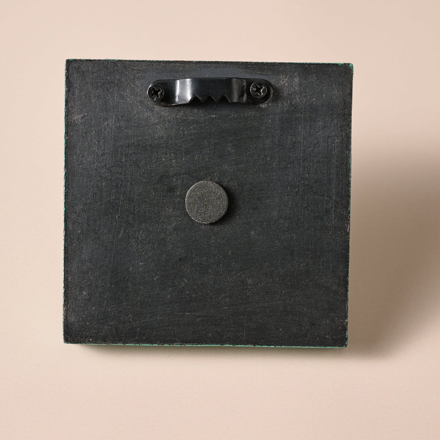 Wall hook sq medalln pntd MDF/iron 4sq prpl/multi