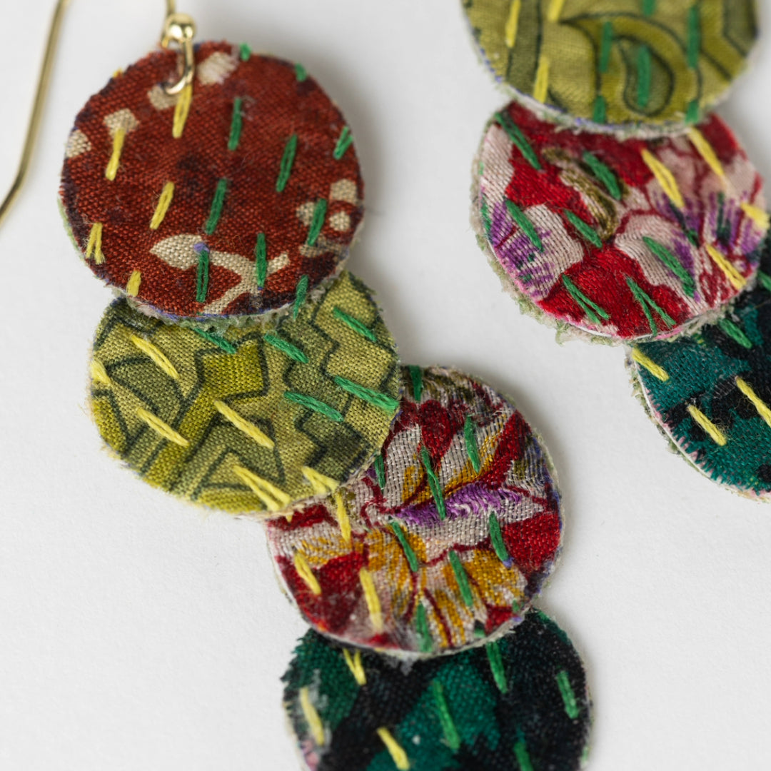Earrings dangle circle kantha/brss 2.5L brss/multi