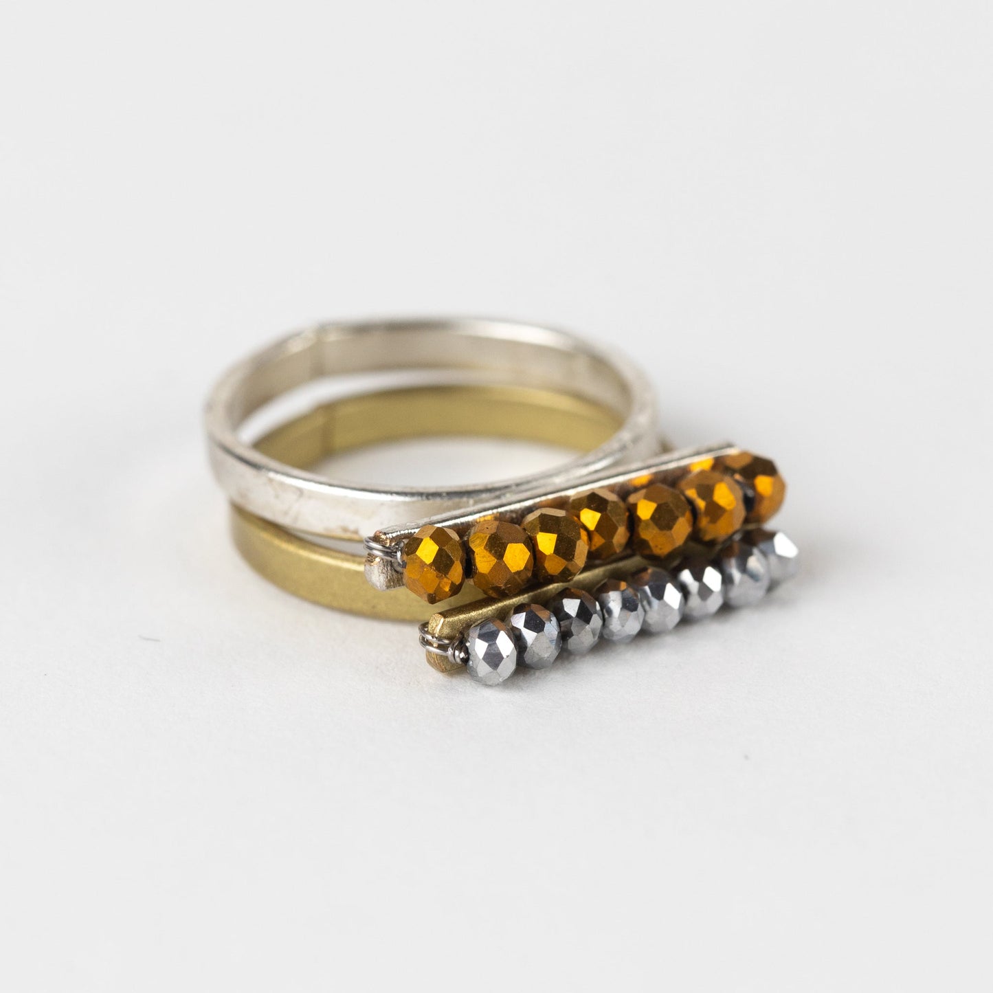Ring bar of beads M/3 brss/glss .65D brass/silver
