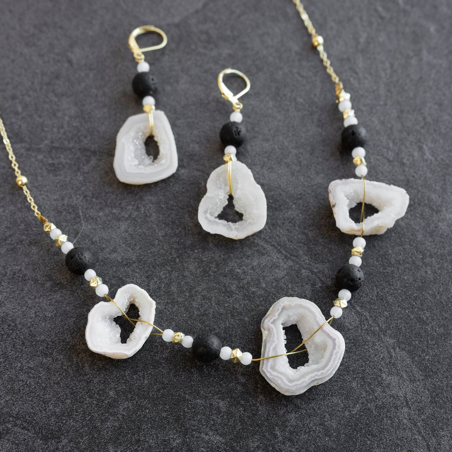 Earrings dangle druzy stone/brss 2.5L ivory/gray