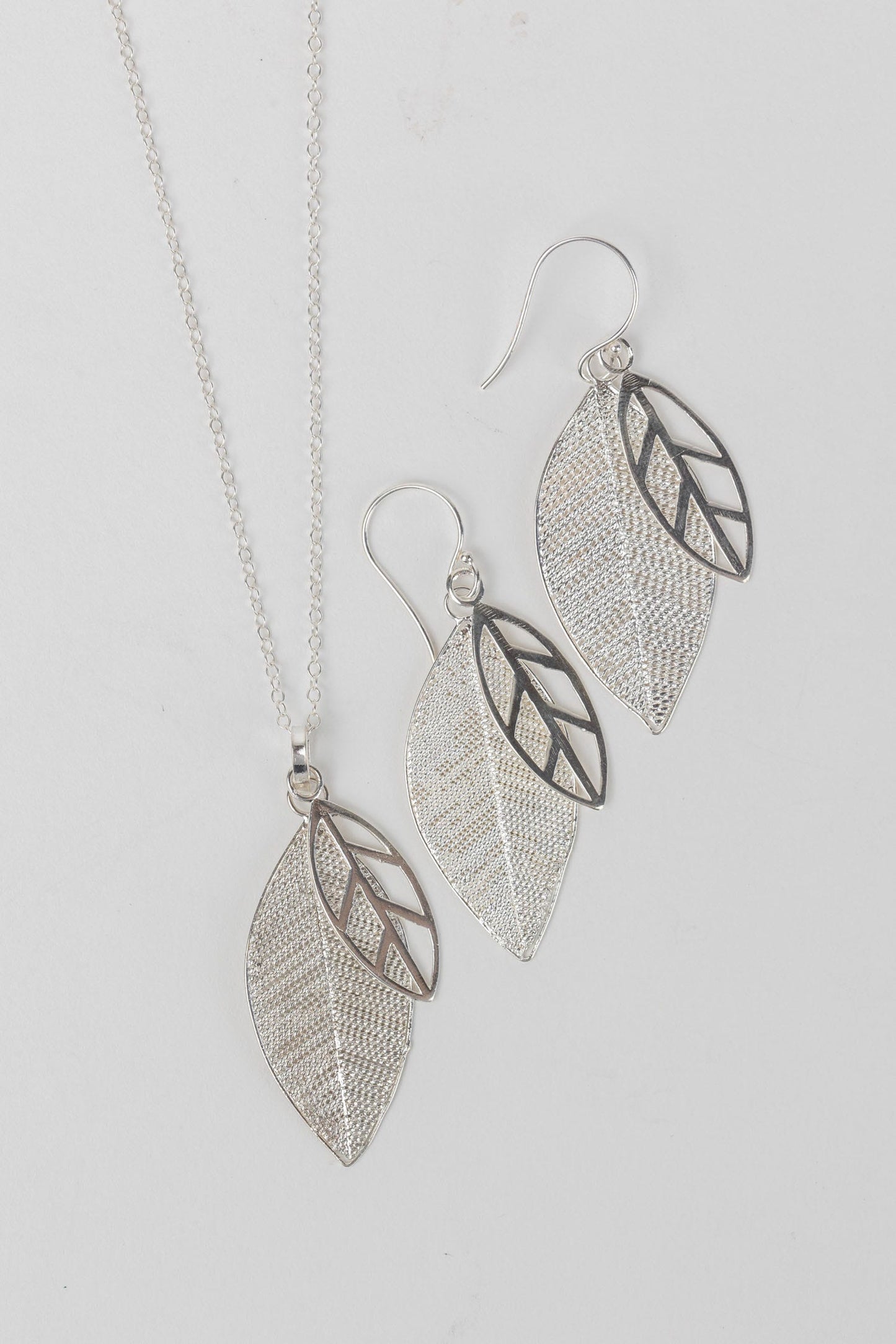 Earrings layered leaves filigree strlg 2L silv