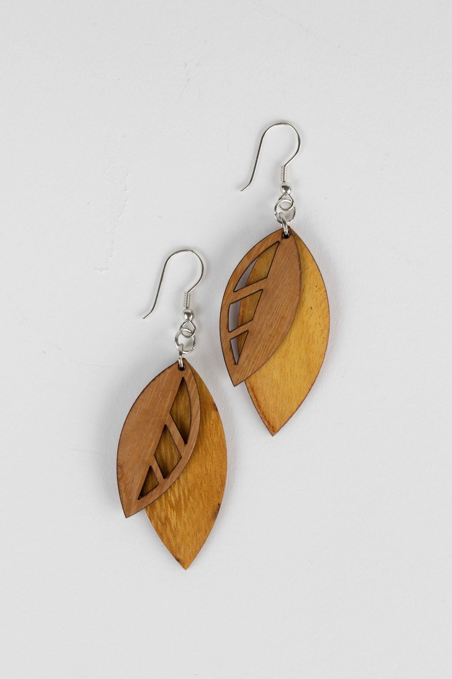 Earrings falling leaves wood/metal 3L brn/silv