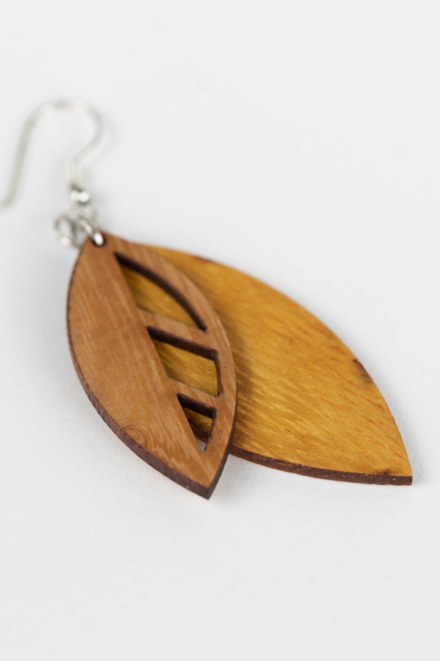 Earrings falling leaves wood/metal 3L brn/silv