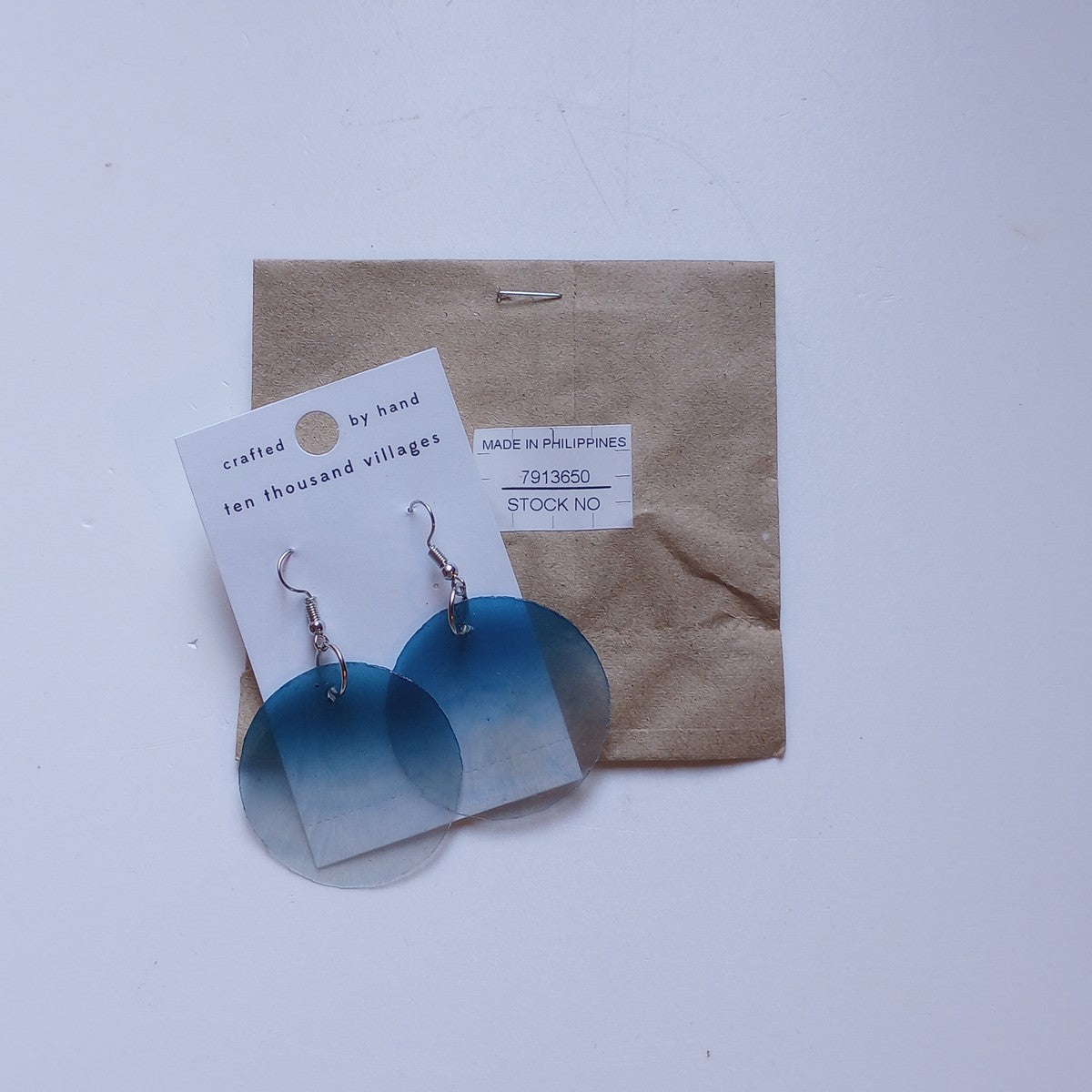 Earrings ombre single disc capiz/mtl 2.25L blu/mat