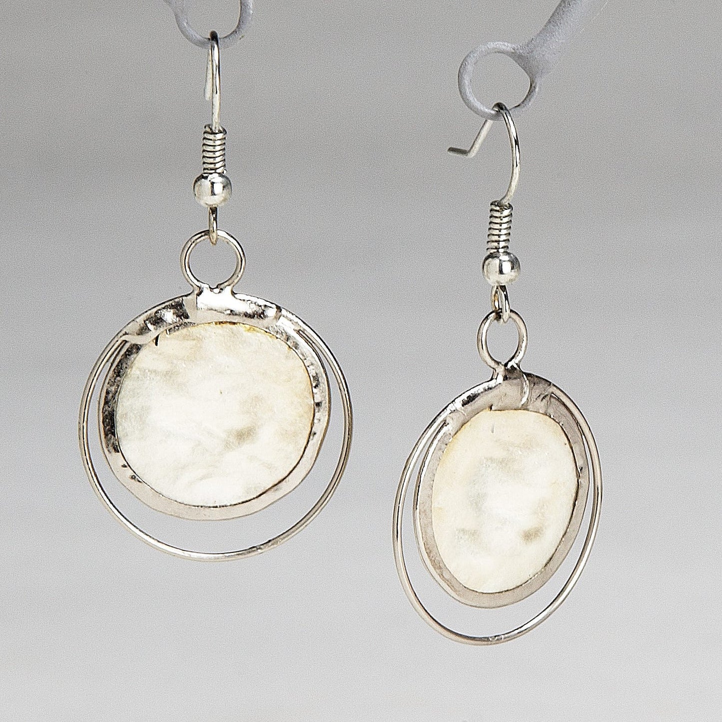 Earrings circle in circle capiz 1D crm/silv