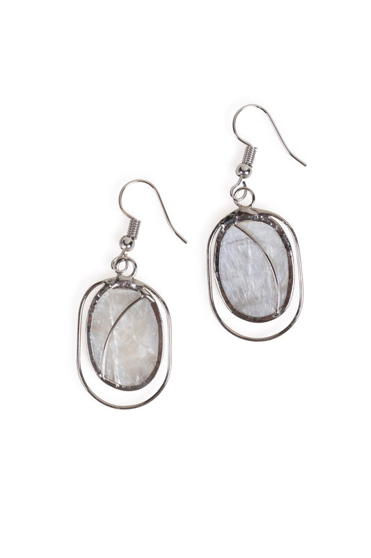 Earrings oval in oval capiz/brass 2L cream/silver