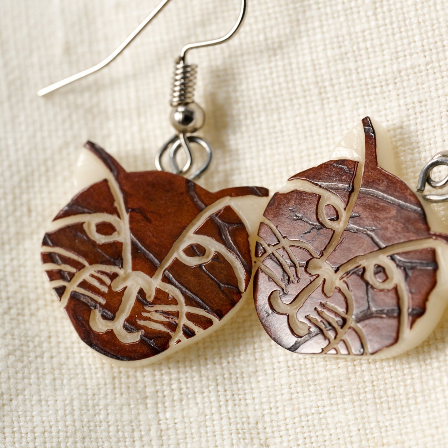 Earrings cat face tagua 1.5L brown/cream/silver