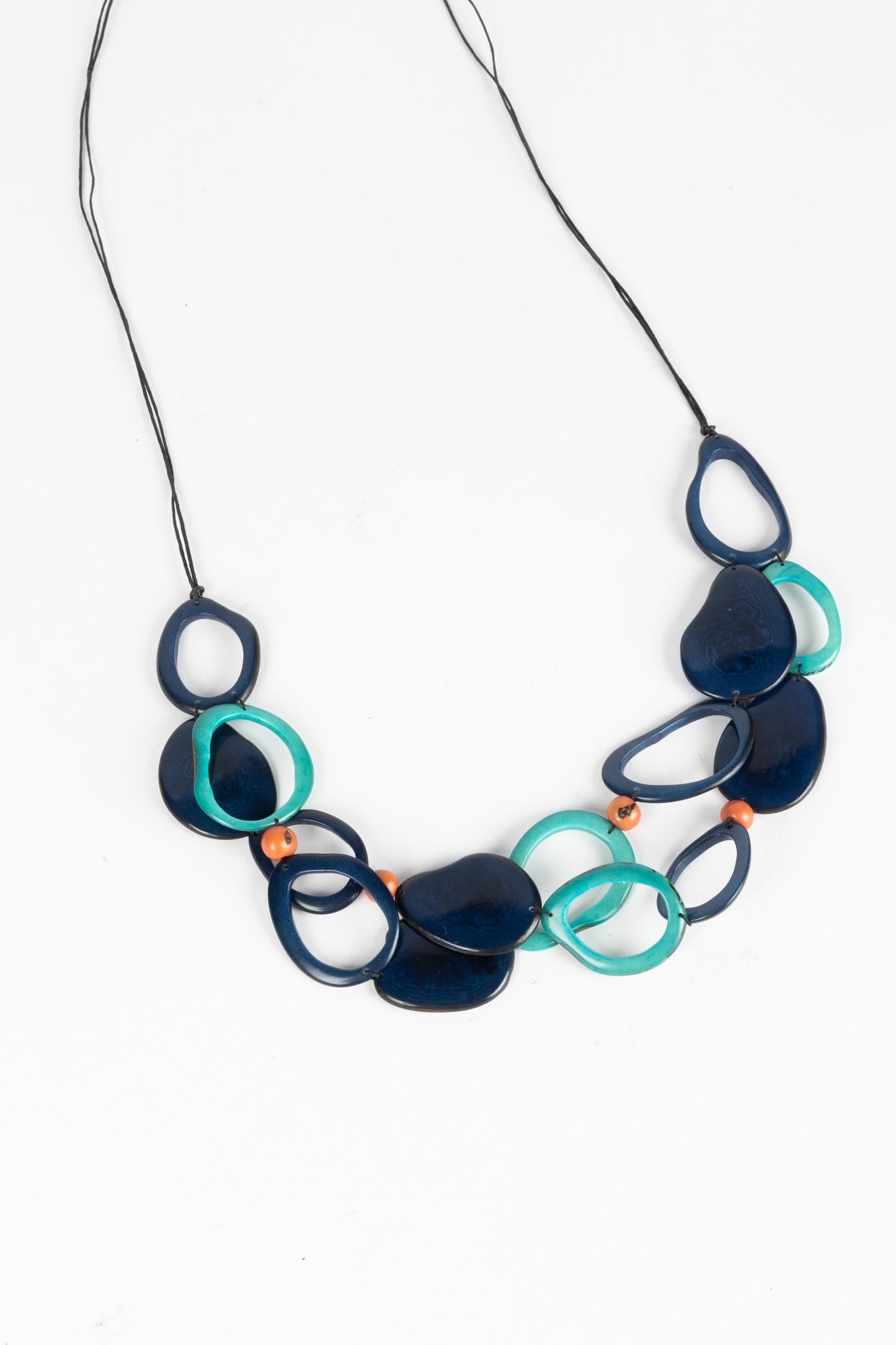 Necklace calypso multi layers tagua/cttn blu/coral