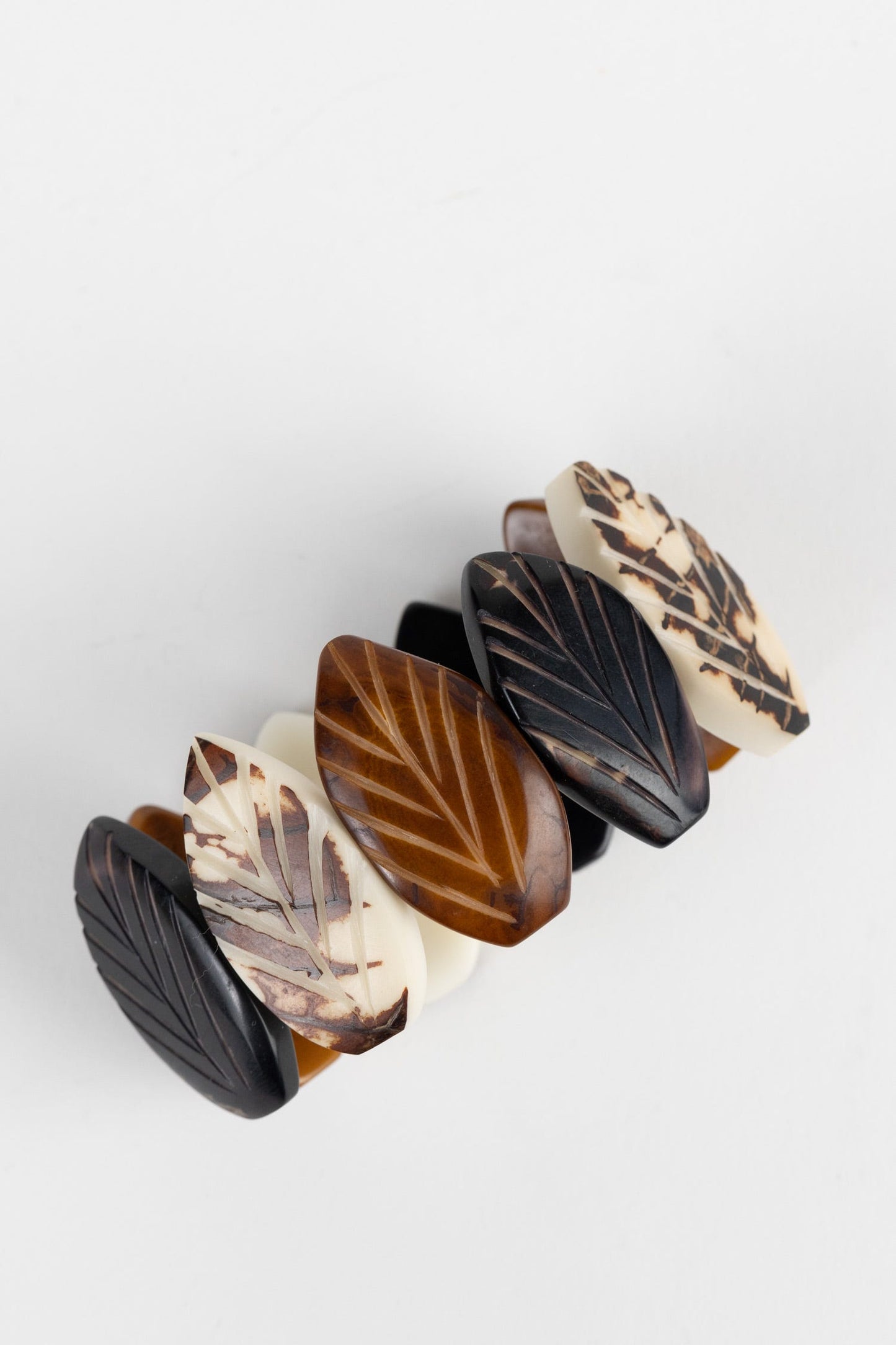 Bracelet nature leaves etch tagua 1.5W brn/crm/blk