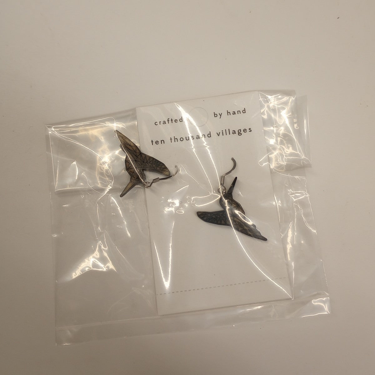 Earrings humming bird tagua/steel 1.5L blk/tan
