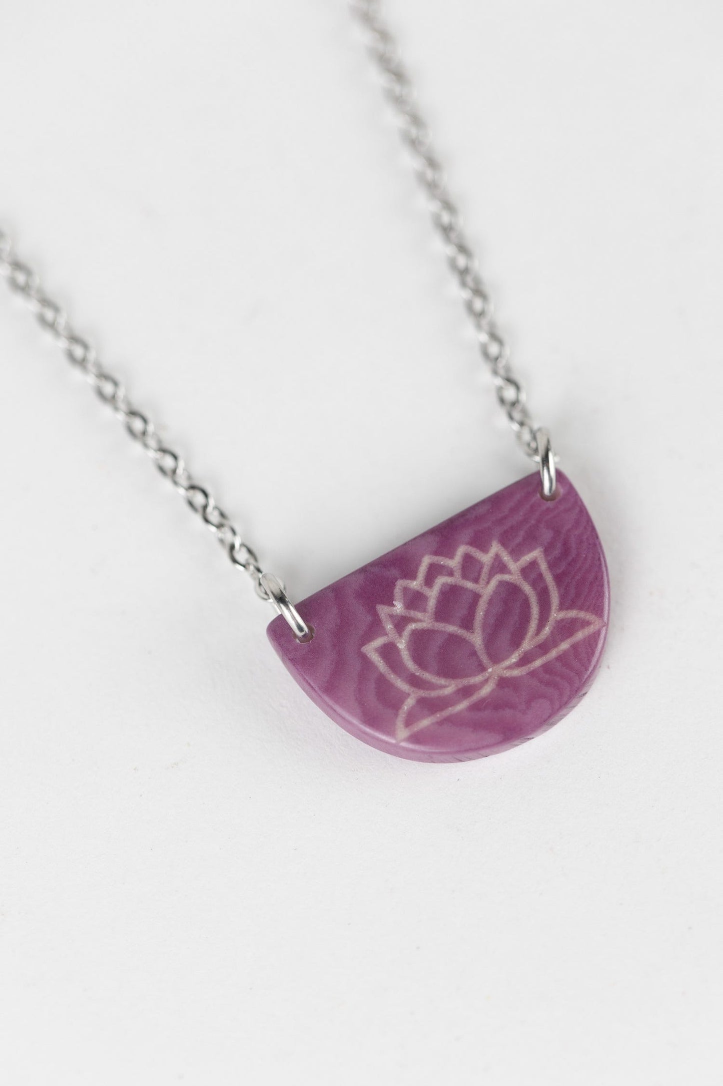Necklace lotus blossom pend tagua 16L prpl/silv