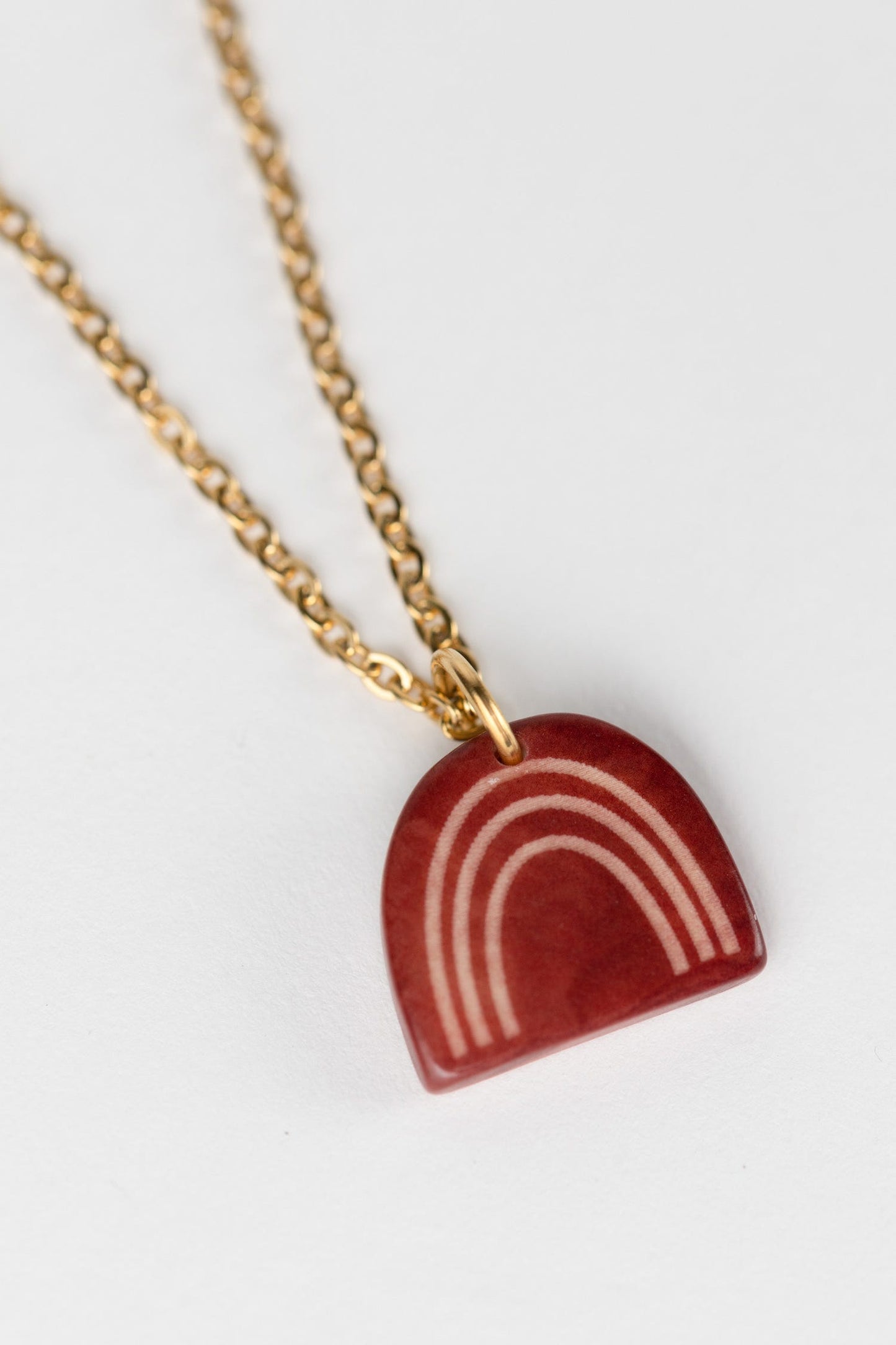 Necklace rainbow dream pend tagua 16L rust/gold