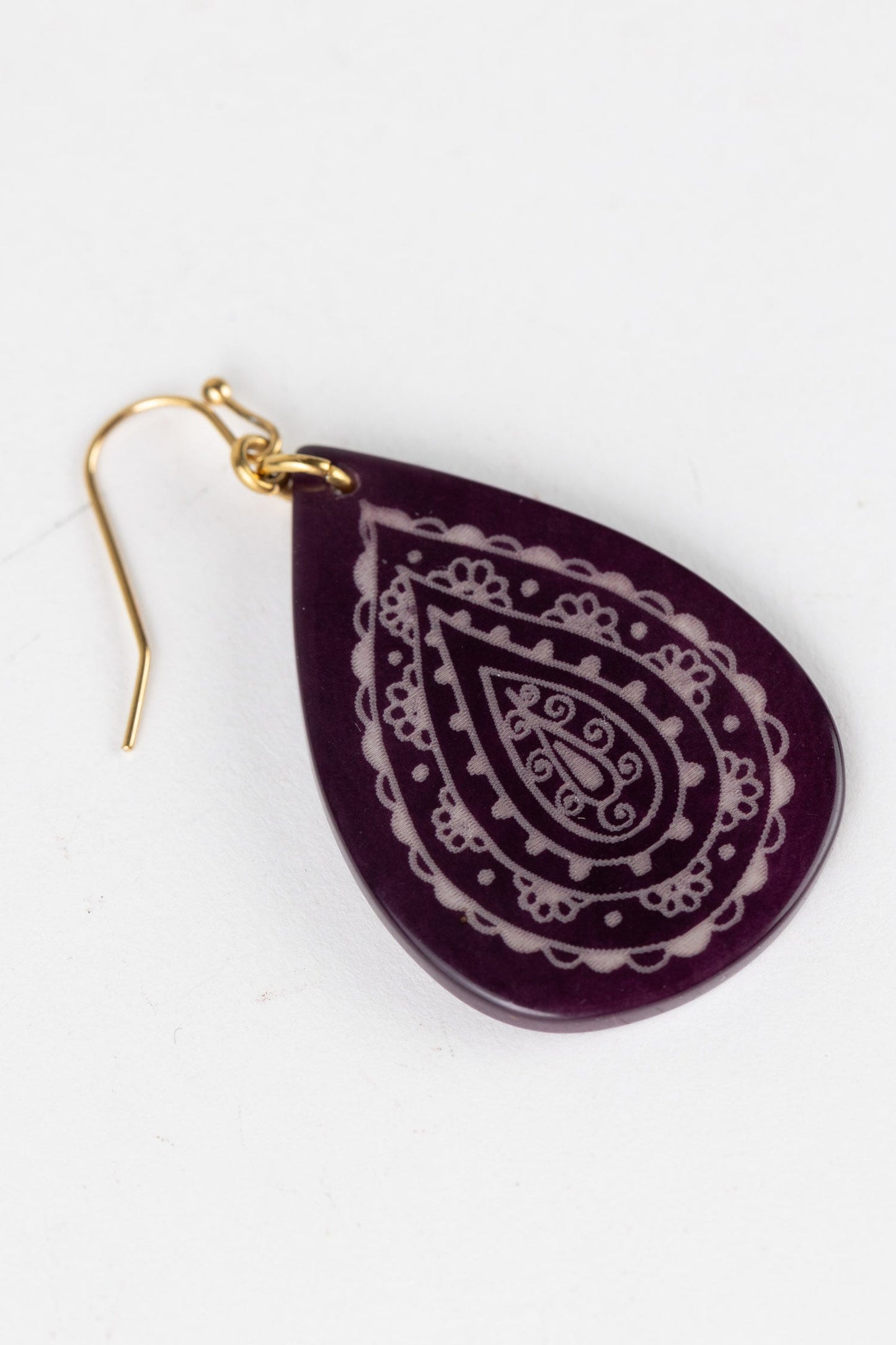 Earrings etched teardrop tagua 2L plum/gold