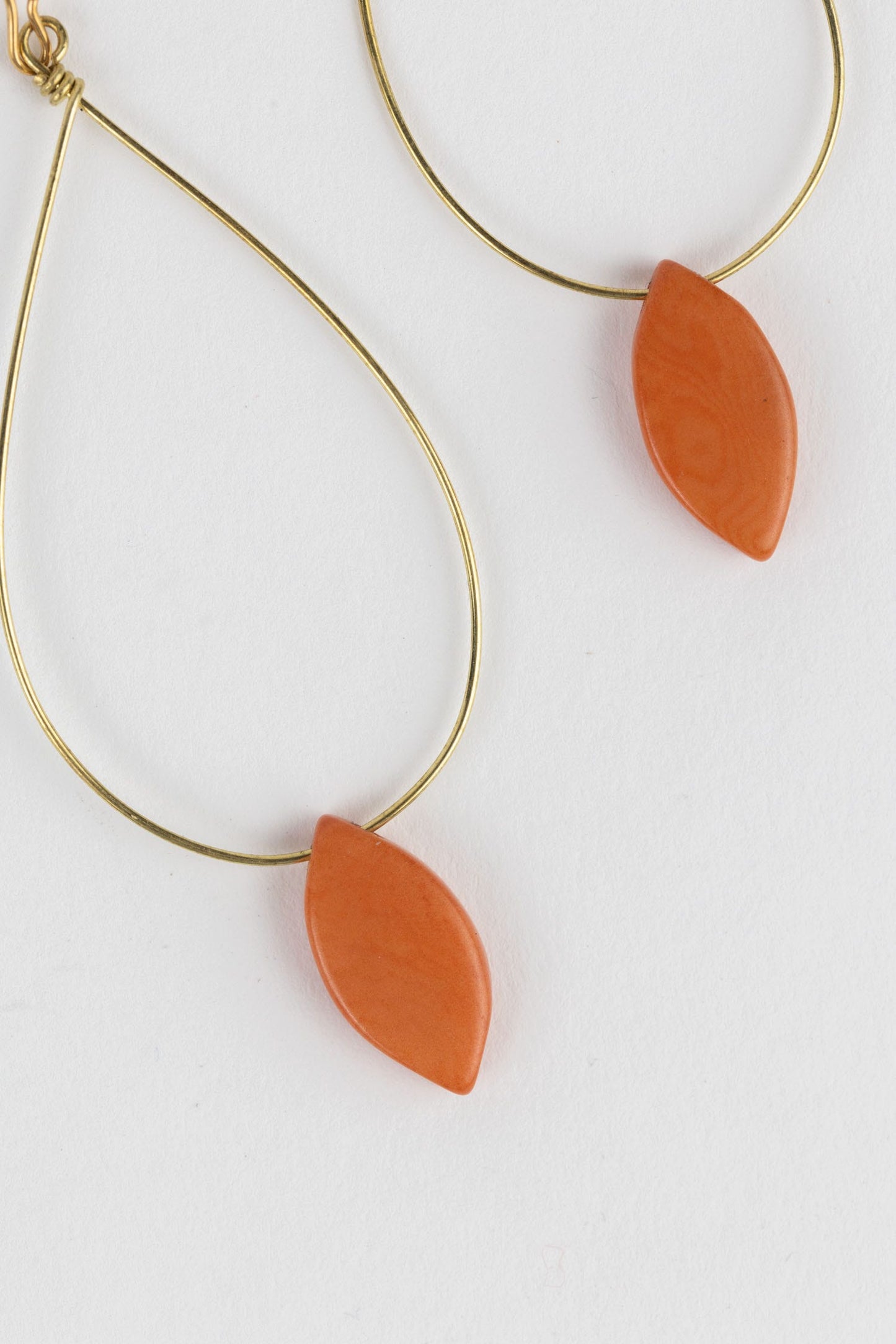 Earrings fine oval w/ovl pend tagua 3.5L tangerine