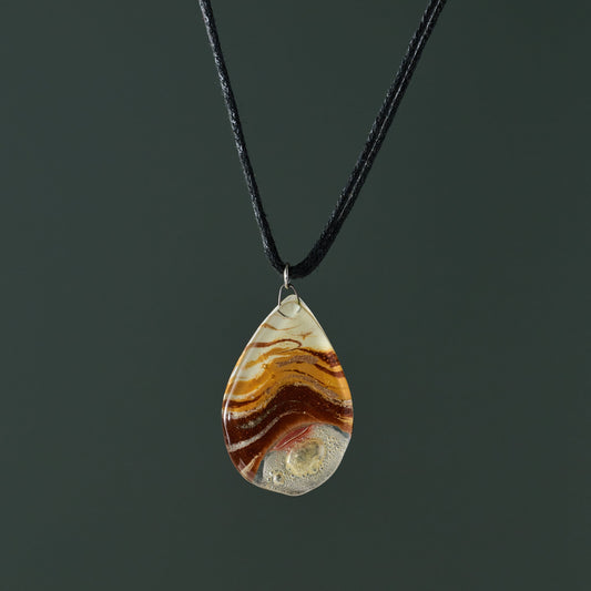 Necklace teardrop fused glass/cttn 18L rd/tan/blk