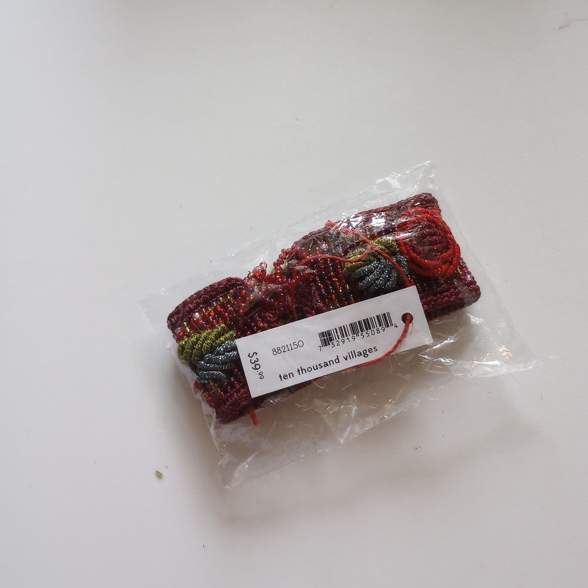 Bracelet beaded w/rose applique glass 6.5L red/grn