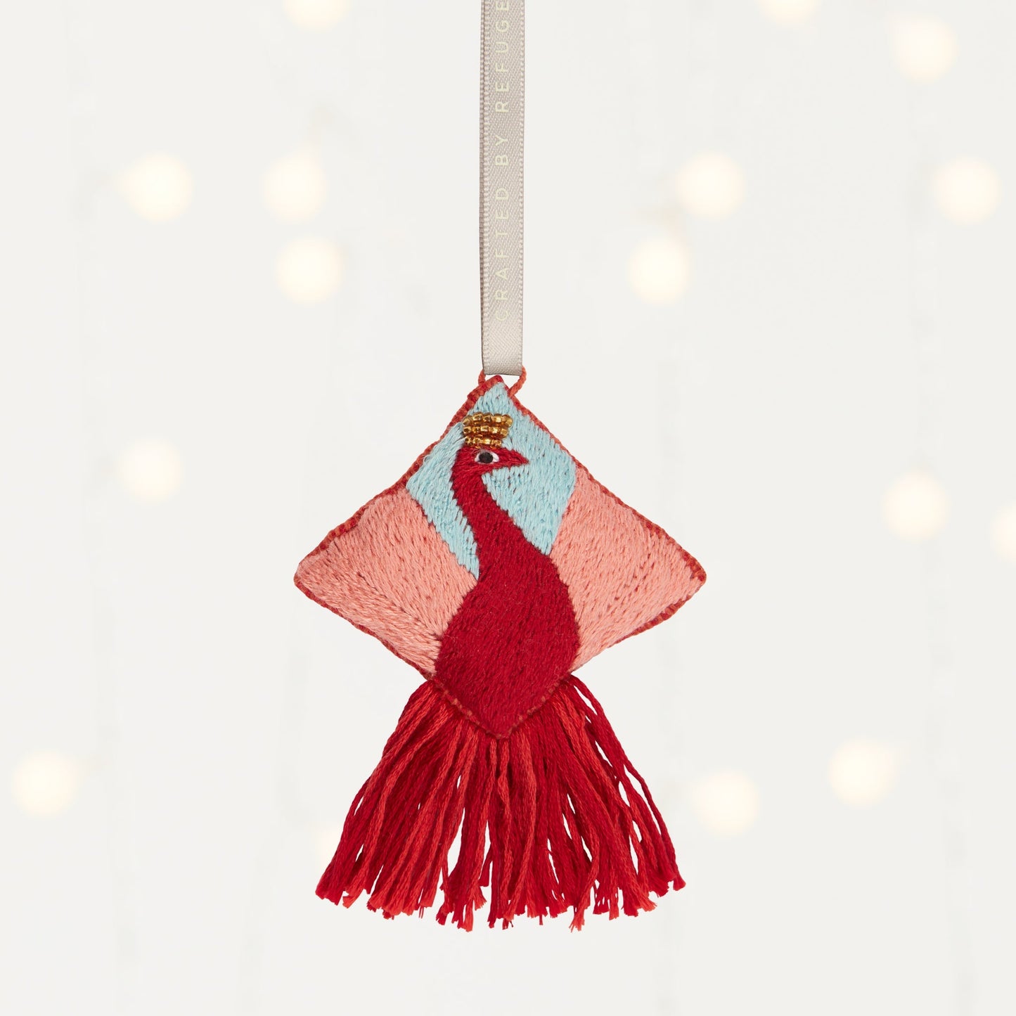 Ornament MADE51 Splendid Peacock 4H embroidered