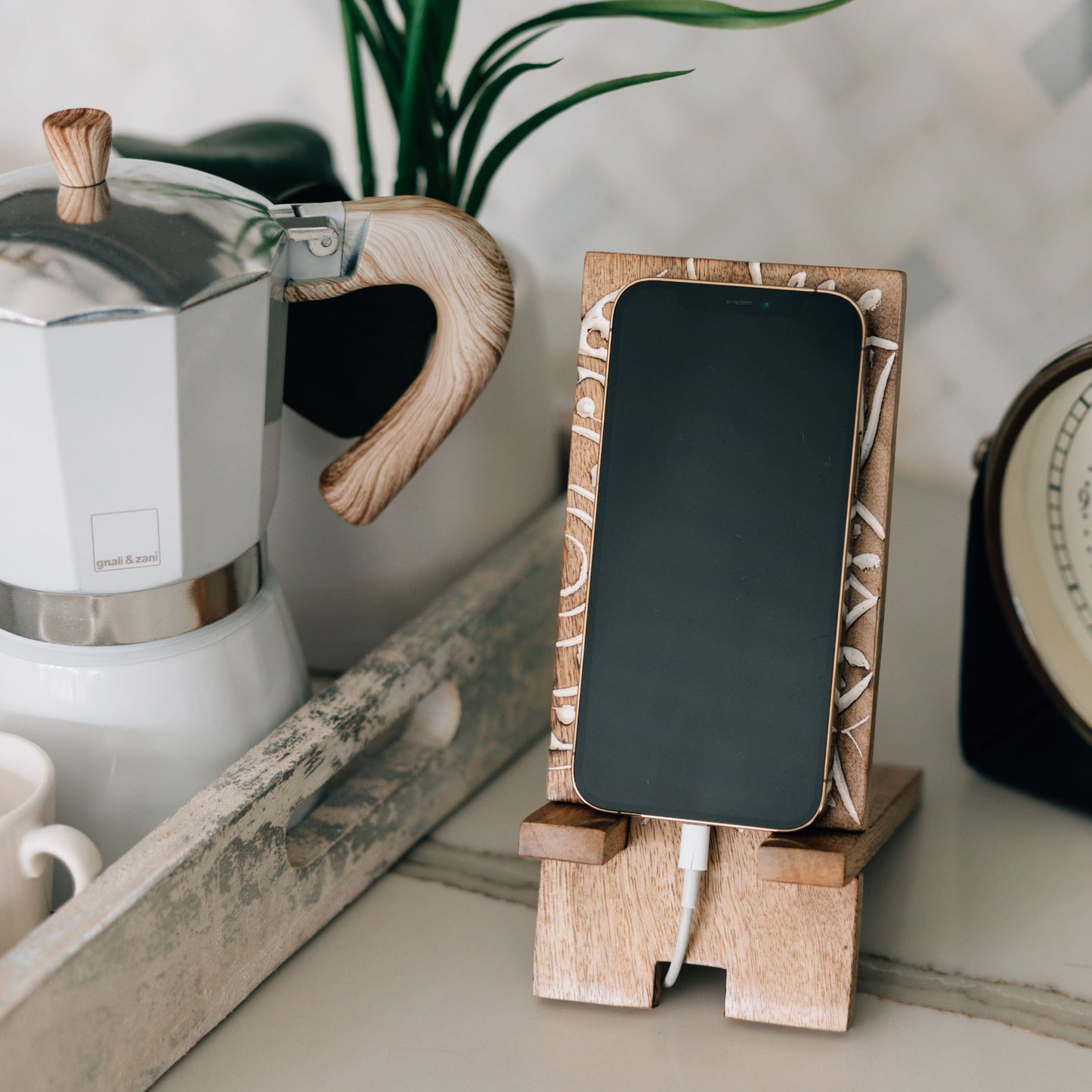 Cell phone stand mandala wood 3.5Wx7.5H nat/wht