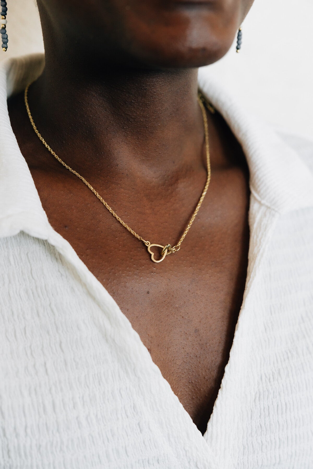 Necklace linked hearts fine chain brass 19L gold