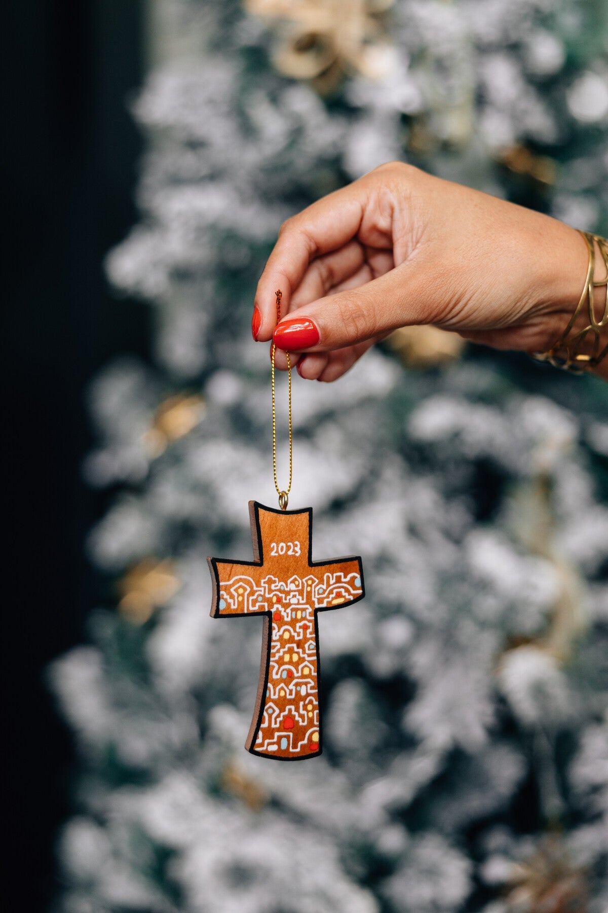 Ornament cross w/2023/logo wood 3.5H brn/wht