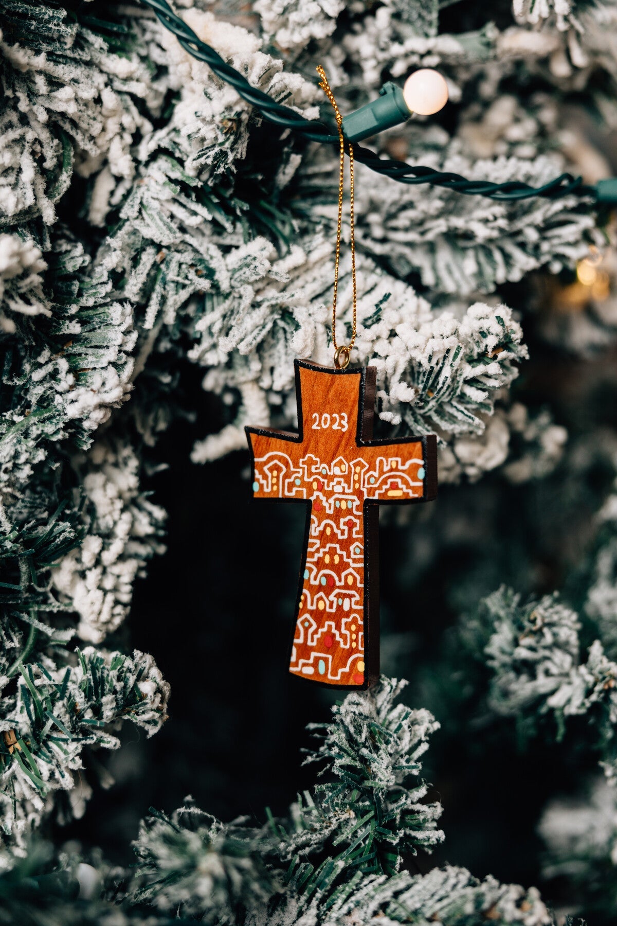Ornament cross w/2023/logo wood 3.5H brn/wht