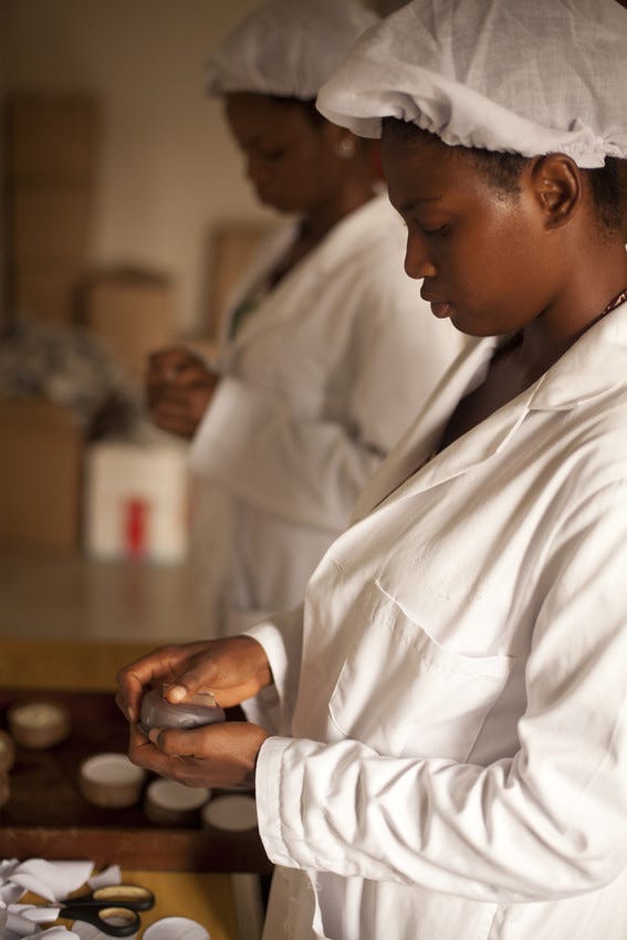 Cream shea butter in cer jar 3D