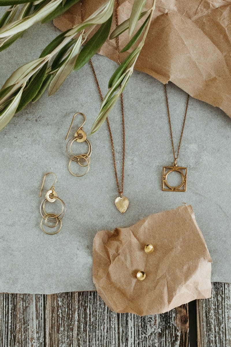 Necklace bodhi leaf pend fine chain bombshell 16L